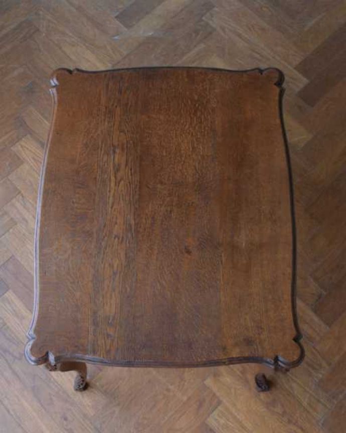 アンティークのデスク・書斎机 アンティーク家具 フランスから届いた優雅なアンティーク家具、美しいライティングテーブル。天板もピカピカにお直ししました。(j-2574-f)