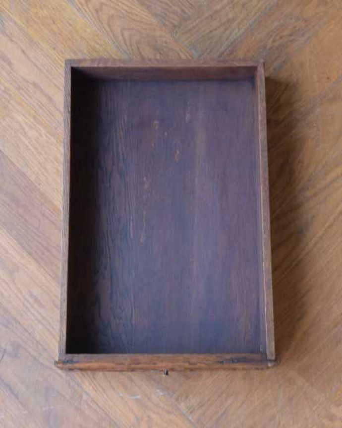 アンティークのデスク・書斎机 アンティーク家具 フランスから届いた優雅なアンティーク家具、美しいライティングテーブル。引き出しの中もキレイに修復しました!もちろん引き出しの中も職人がキレイにお直しました。(j-2574-f)