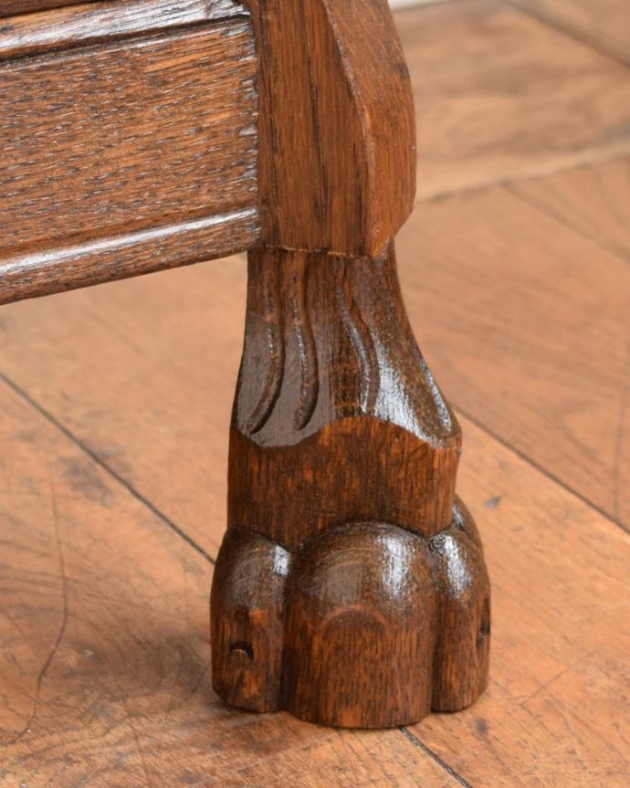 アンティークチェストの脚