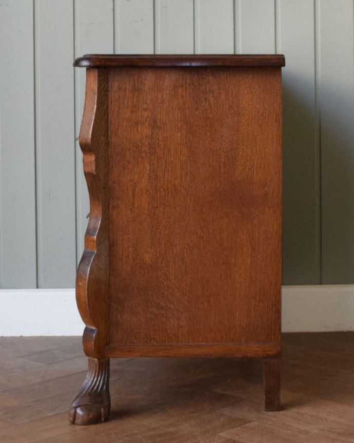 アンティークチェストの側面