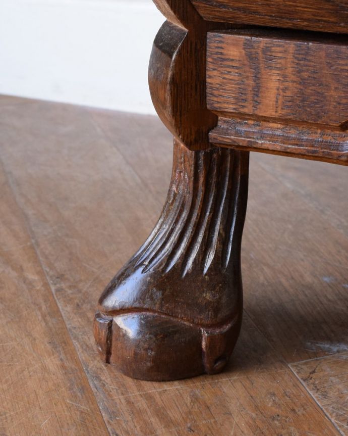 アンティークチェストの脚