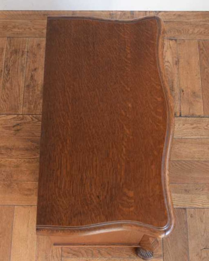 フランスのチェストの天板