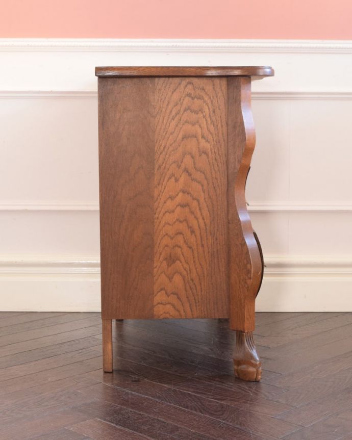 アンティークチェストの側面