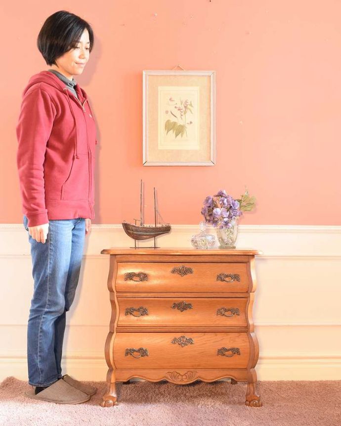 アンティークのチェスト　アンティーク家具　南フランスの雰囲気漂うアンティーク家具、気軽に使えるチェスト（コモード）。美しい曲線美がフランスらしいんです。(j-2582-f)