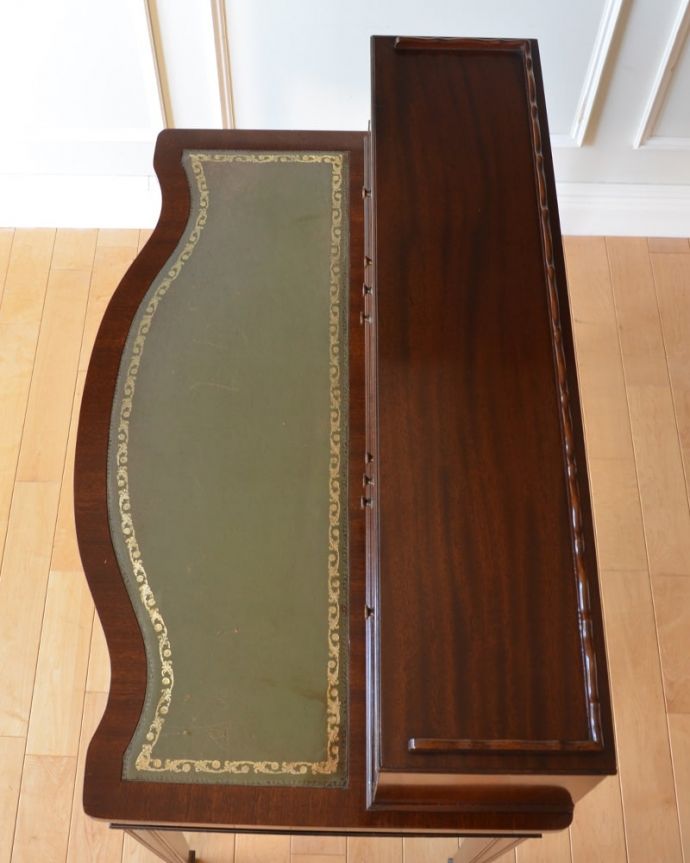 書斎机の美しい天板