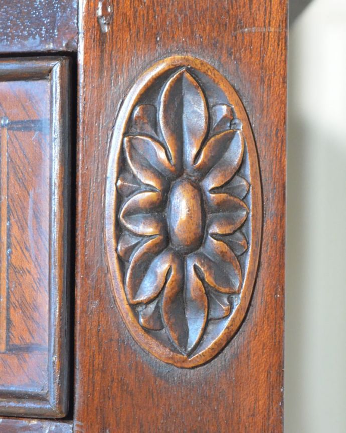 アンティークデスクの装飾