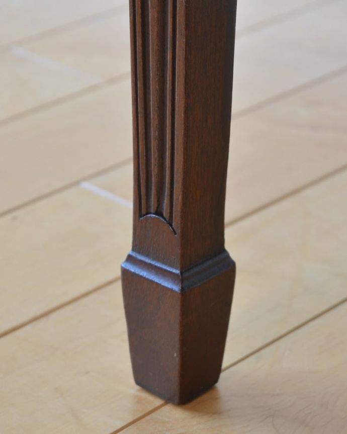 アンティークデスクの脚