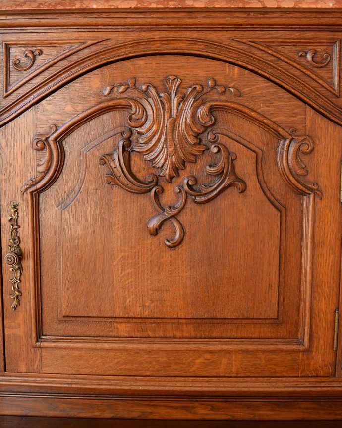 アンティークのキャビネット　アンティーク家具　フランスから届いたアンティーク家具、大理石天板が美しいミラーバックサイドボード。フランスのアンティークらしさアンティークらしい丁寧な装飾。(j-2614-f)