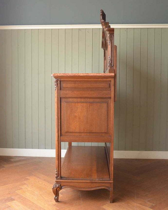 アンティークのキャビネット　アンティーク家具　フランスから届いたアンティーク家具、大理石天板が美しいミラーバックサイドボード。横から見た姿もステキ横から見てみるとこんな感じです。(j-2614-f)