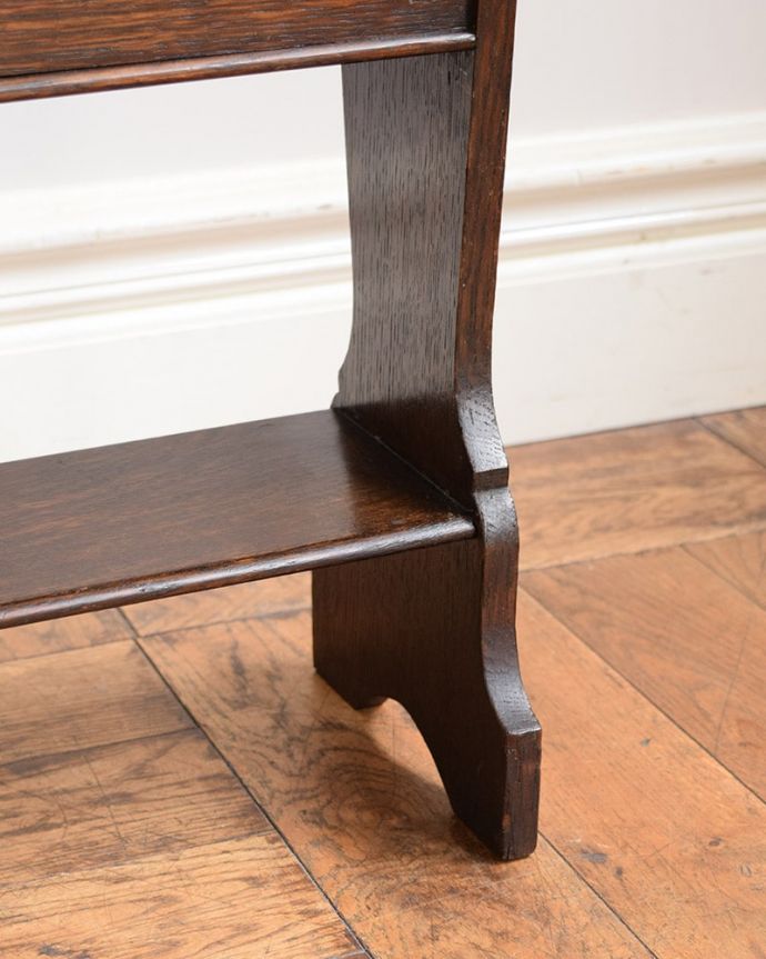 マガジンラックの脚