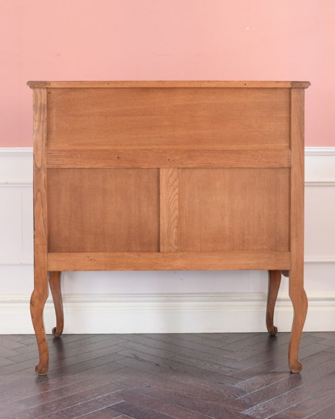 ビューロー アンティーク家具 ビューロー。後ろ姿にもうっとりアンティークは新品ではないので経年変化によるキズはありますがしっかりお直しをしているので、安心してお使いください。(j-2637-f)