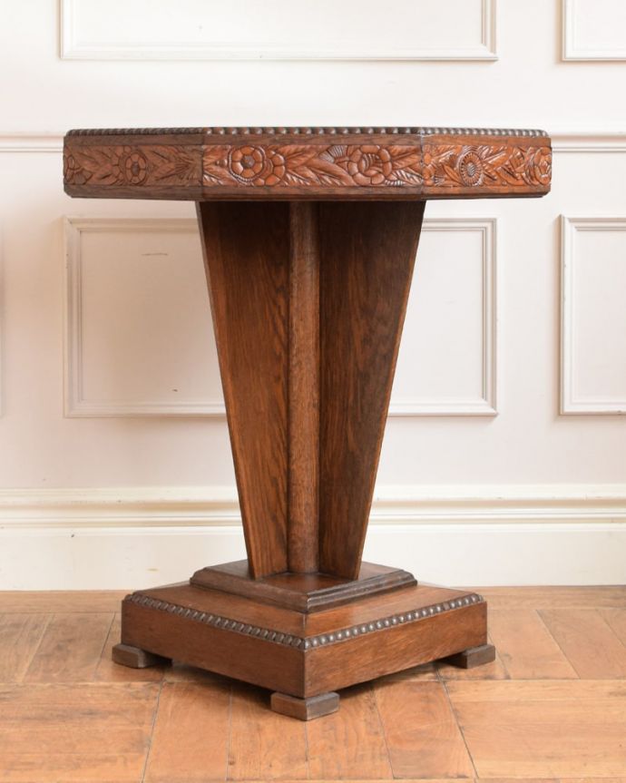 アンティークのテーブル　アンティーク家具　フランスで見つけたアールデコのアンティーク家具、八角形のサイドテーブル。クルッと回転。(j-2638-f)