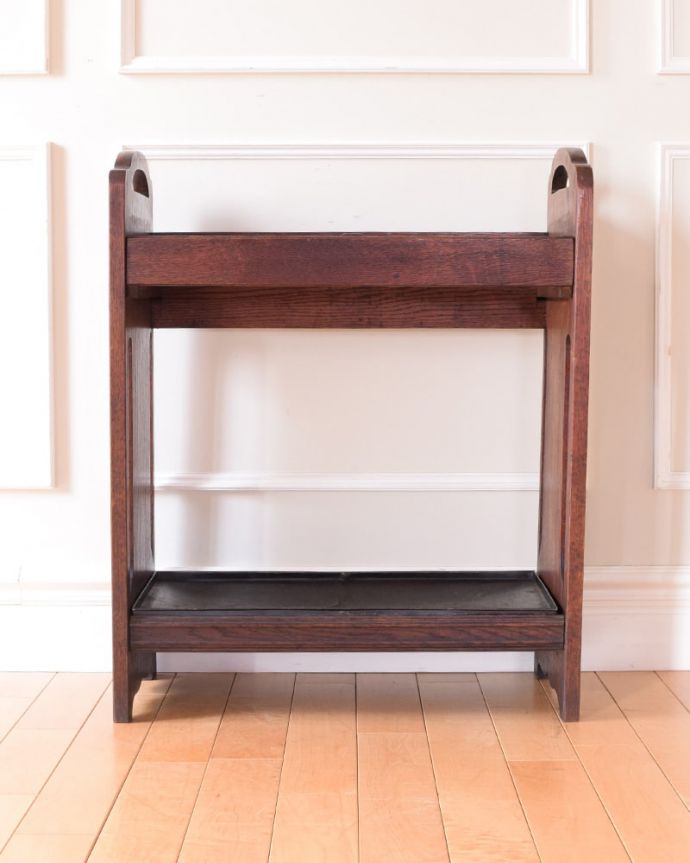 アンティークの玄関収納 アンティーク家具 英国らしいアンティーク家具、お花の彫りがステキなステッキスタンド(傘立て)。後ろ姿もキレイなんです。(j-2641-f)