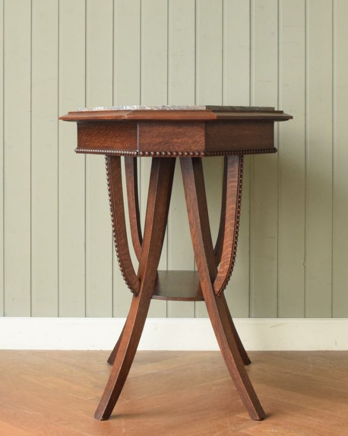 オケージョナルテーブルの側面