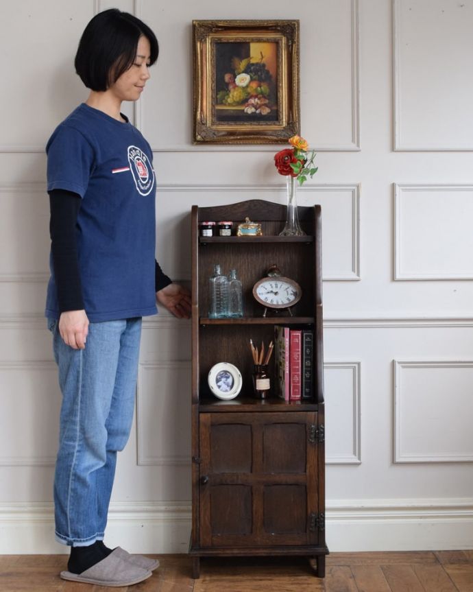 アンティークのキャビネット　アンティーク家具　イギリスのアンティーク家具、扉の収納が付いたオープンシェルフ（本棚）。見た目はもちろん実用的に使いやすいオープン棚扉が付いていないオープンタイプの本棚は、便利に使える実力派。(j-2654-f)