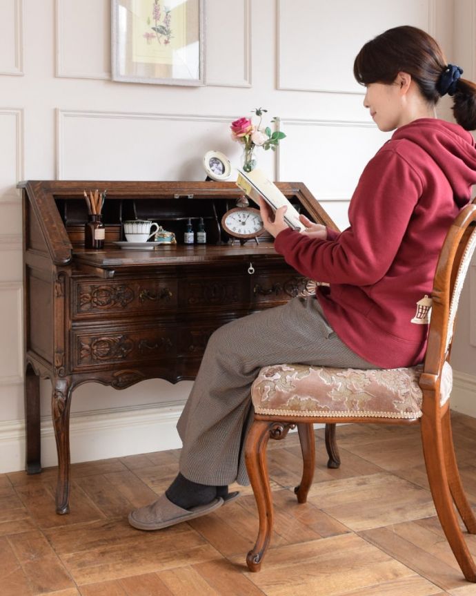 ビューロー アンティーク家具 ビューロー。あっという間に大人のデスク扉を前に倒すとデスクが登場。(j-2655-f)