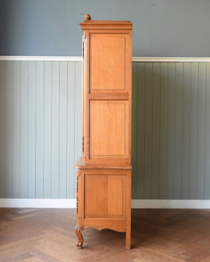 アンティークのキャビネット アンティーク家具 キャビネット 横顔だって色っぽい180度どの角度から見ても完璧なフランスのキャビネット。(j-2665-f)