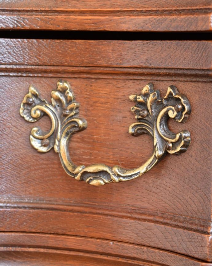 ビューロー アンティーク家具 フランスのアンティーク家具、猫脚の優雅なビューローブックケース。優雅な雰囲気漂う曲線の取っ手引き出しの取っ手も優雅さたっぷり。(j-2670-f)