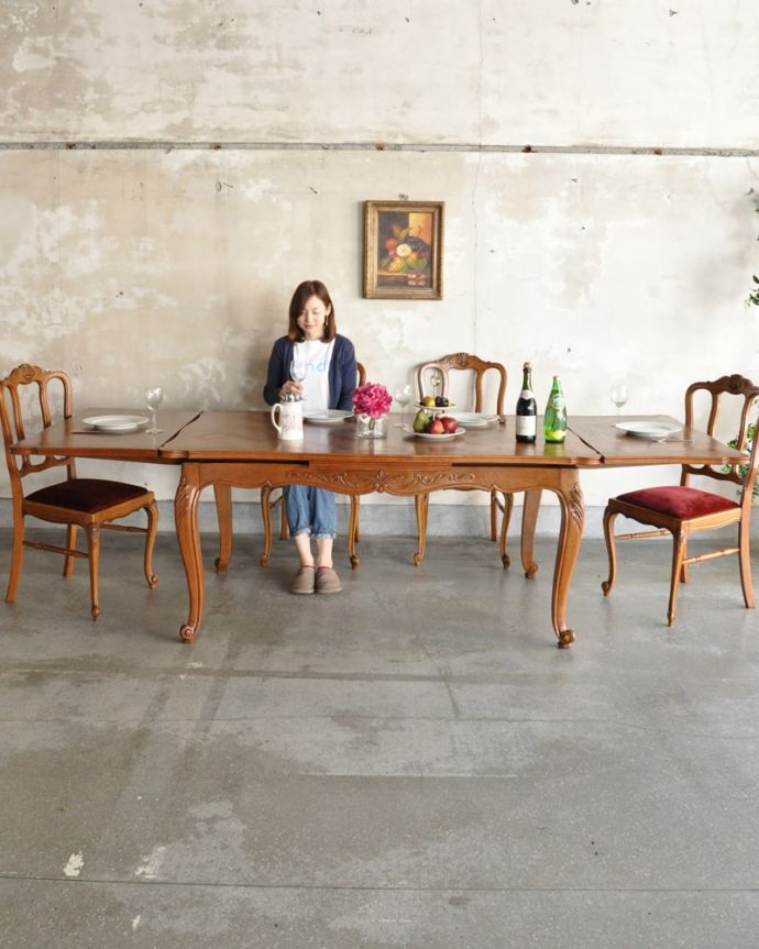 フランスのアンティークテーブル