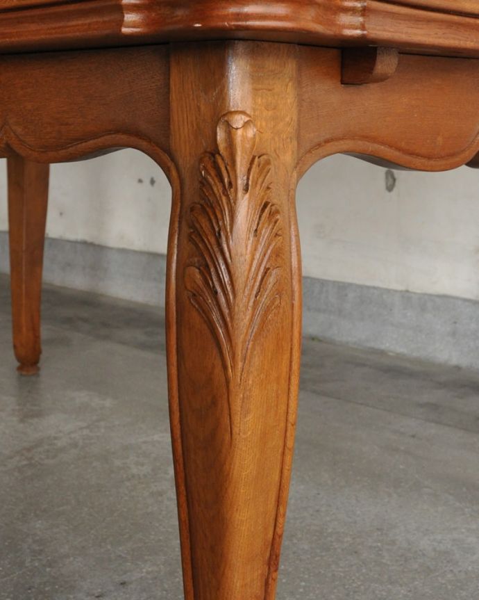 アンティークらしい彫