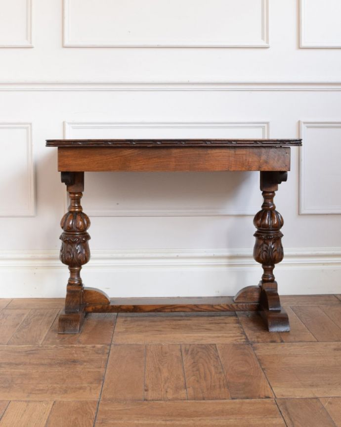 コーヒーテーブルの側面