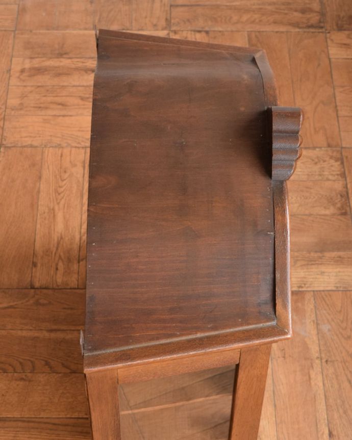 アンティークのキャビネット アンティーク家具 フランスから届いたアンティーク家具、気軽に楽しめるウォールキャビネット。上から見ると・・・キャビネットの形はこんな感じです。(j-2686-f)