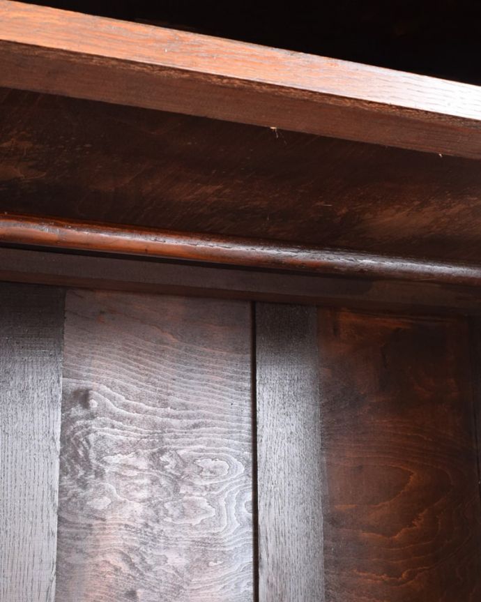 ワードローブ　アンティーク家具　ワードローブ　お洋服を掛ける場所ポールが付いているので、ここにハンガーを掛けてください。(j-2690-f)