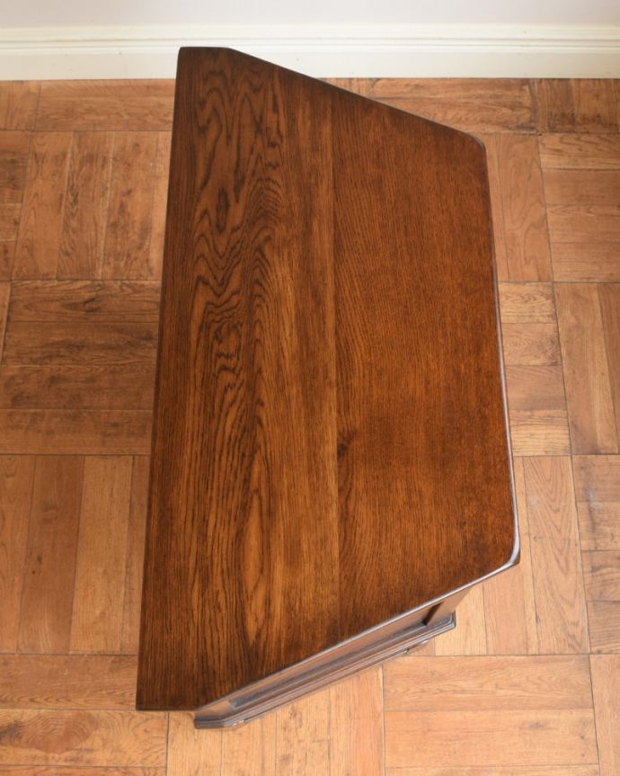 アンティークのキャビネット　アンティーク家具　コンソール　上から見てるとこんな形のキャビネットです。(j-2692-f)