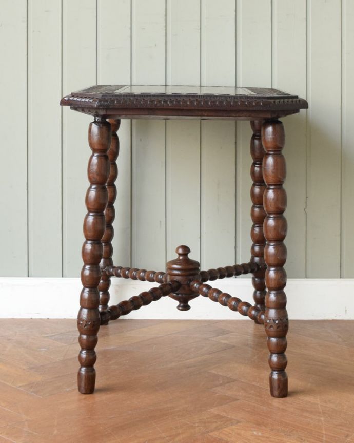 アンティークのテーブル アンティーク家具 オケージョナルテーブル クルッと回転。(j-2701-f)