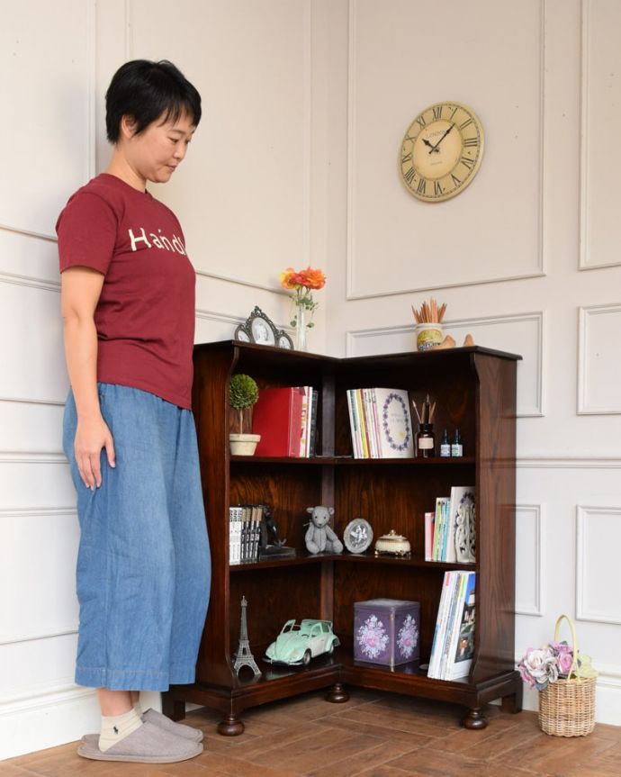 アンティークのキャビネット アンティーク家具 ブックシェルフ なんでも便利に収納できるオープンタイプの本棚本棚としてしっかり作られたオープンタイプのブックシェルフ。(j-2702-f)