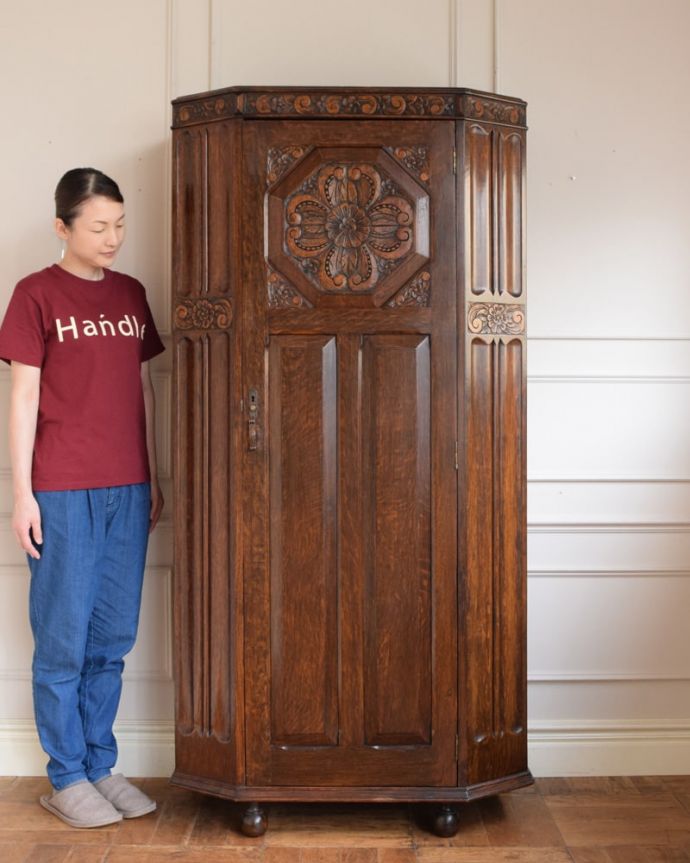 ワードローブ アンティーク家具 ワードローブ 実は隠れた人気モノのアンティークアンティーク家具の中でリクエストが多いワードローブ。(j-2703-f)