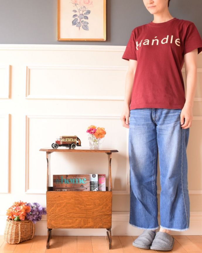 マガジンラック　アンティーク家具　マガジンラック　使いやすさNo.1！便利なアンティークどこのお家でも使っているマガジンラックも、アンティークだったらデザインが素敵だから、なんだかオシャレに使えます。(j-2704-f)