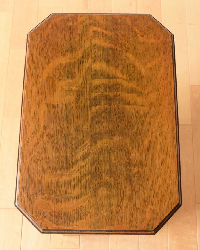 マガジンラック　アンティーク家具　マガジンラック　ココも使えてさらに便利読みかけの本やお茶が置ける天板付き。(j-2704-f)