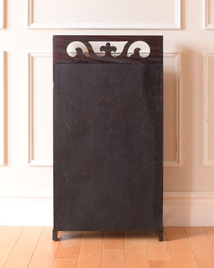 アンティークのキャビネット　アンティーク家具　シェルフ　後ろ姿も見てください。(j-2705-f)