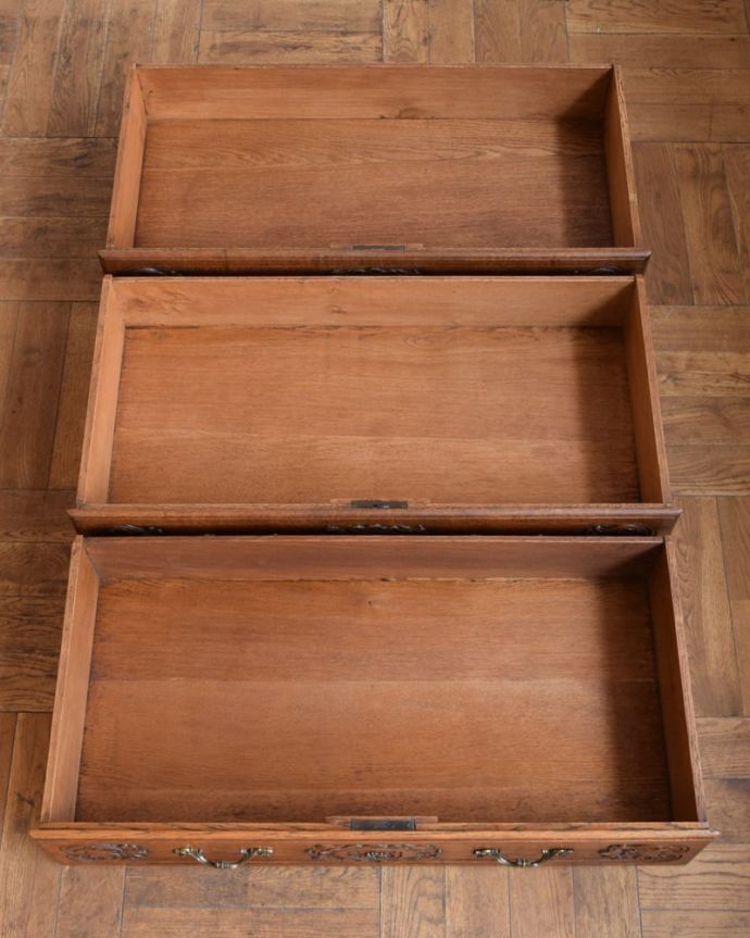 アンティークのチェスト　アンティーク家具　チェスト　実用的にチェストとして使いましょう！アンティーク家具と言えども家具。(j-2706-f)