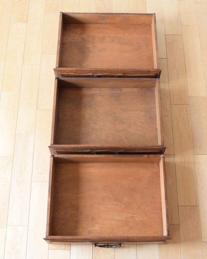 アンティークのチェスト　アンティーク家具　チェスト　実用的にチェストとして使いましょう！アンティーク家具と言えども家具。(j-2707-f)