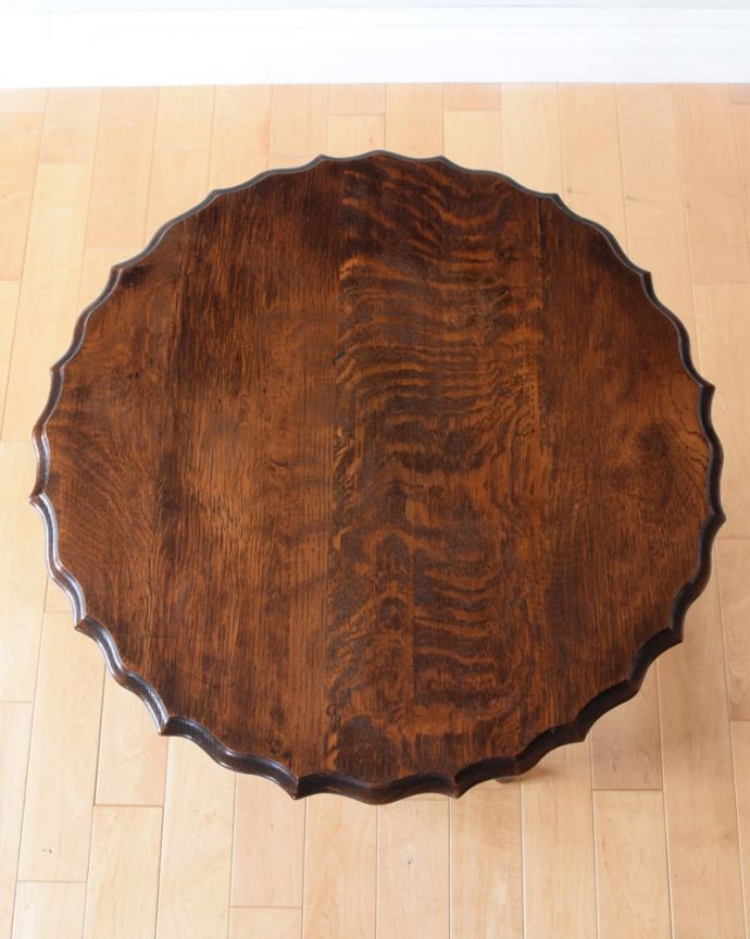 アンティークのテーブル　アンティーク家具　オケージョナルテーブル　キレイに修復しましたやっぱり気になるテーブルの天板。(j-2711-f)