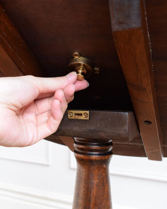 アンティークのテーブル　アンティーク家具　オケージョナルテーブル　(j-2712-f)