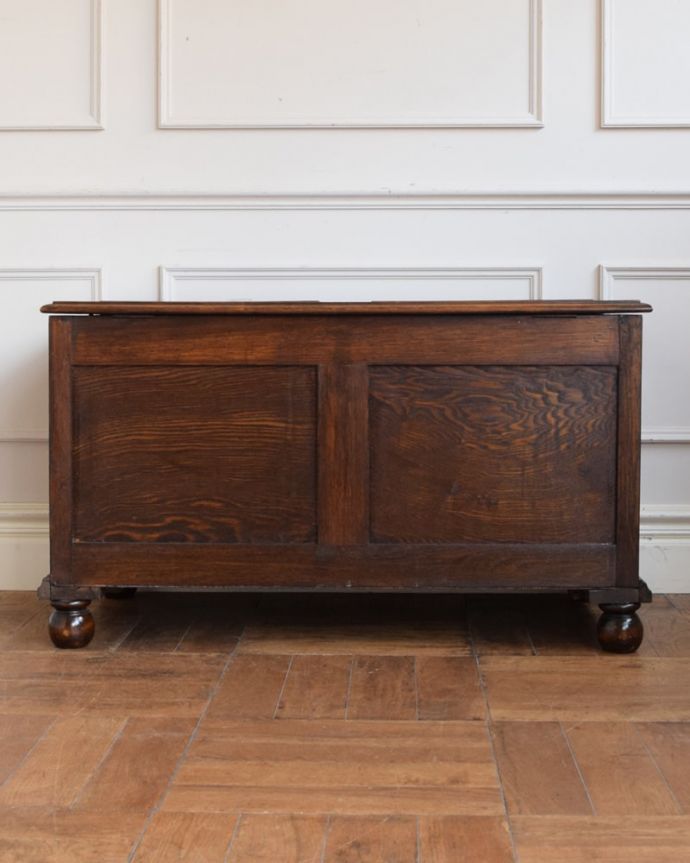 ブランケットボックス・収納ボックス　アンティーク家具　コファー　後ろ姿も見て下さい。(j-2713-f)