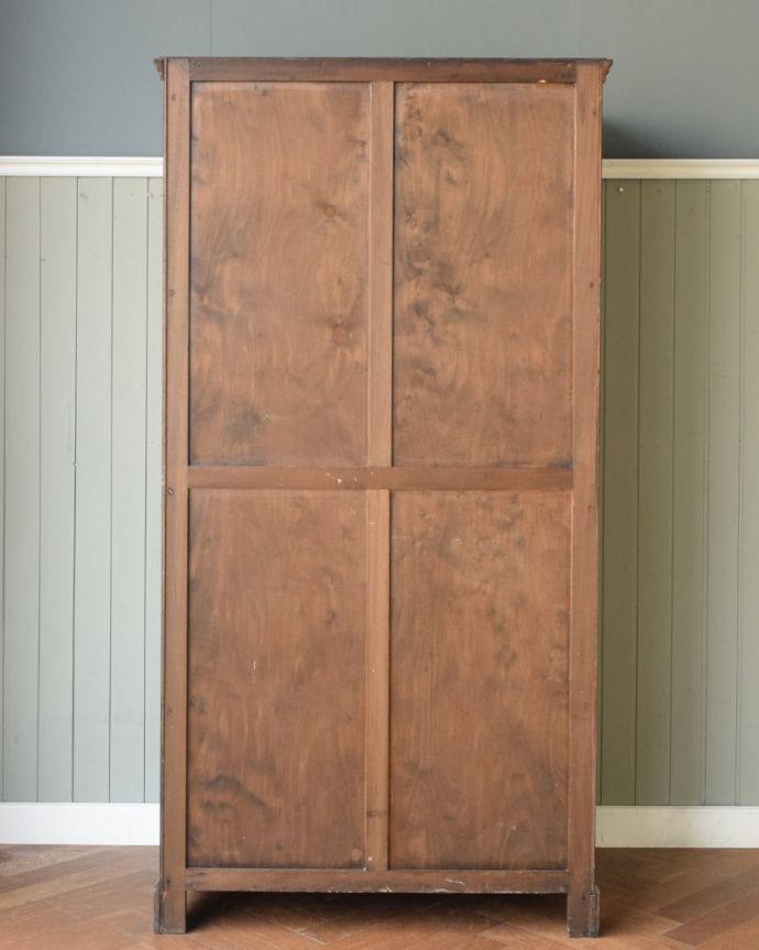 ワードローブ　アンティーク家具　ワードローブ　実は後ろ姿もキレイなんです。(j-2715-f)