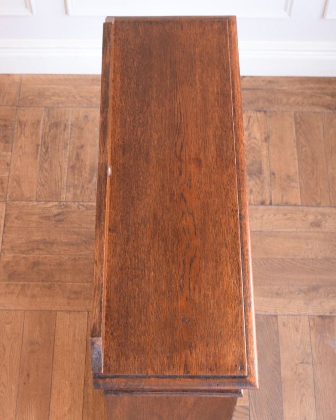 アンティークのキャビネット　アンティーク家具　ブックシェルフ　天板もピカピカです。(j-2716-f)