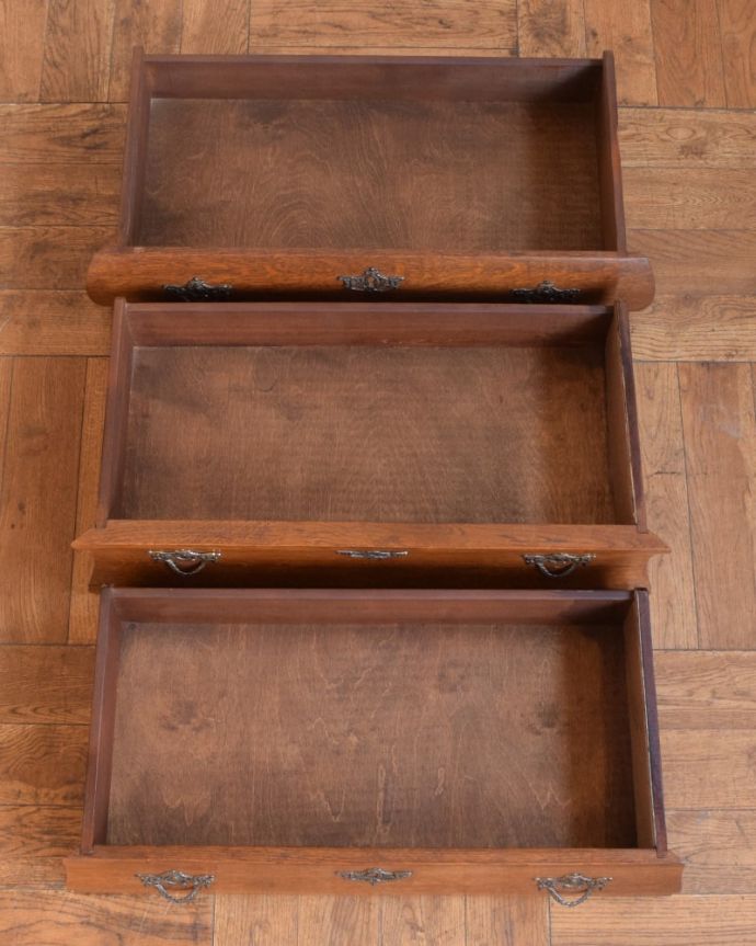 アンティークのチェスト アンティーク家具 コモード キレイに修復したので、何を入れてもOKです。(j-2722-f)