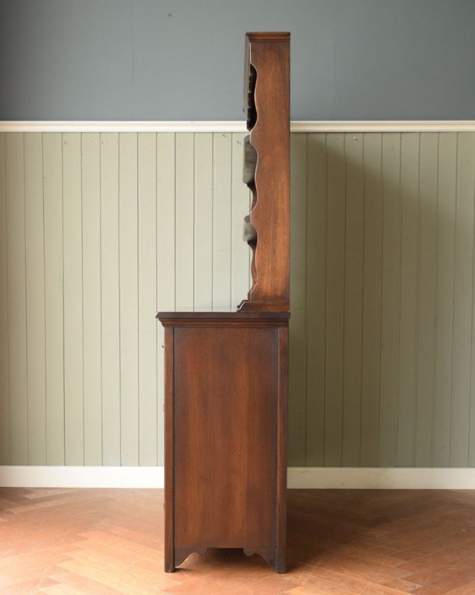 オープンシェルフの側面