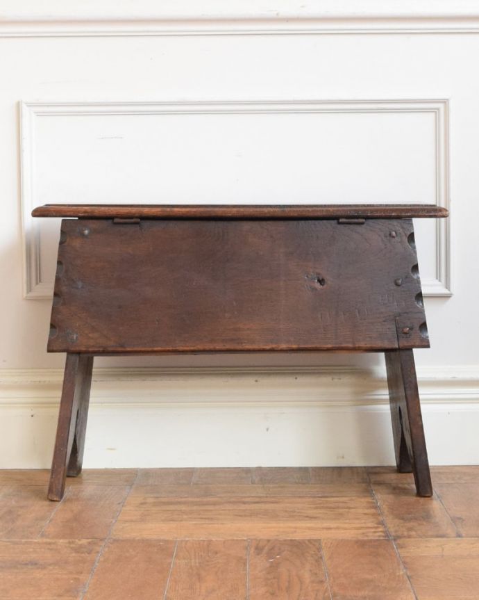 ブランケットボックス・収納ボックス　アンティーク家具　コファー　後ろ姿も見て下さい。(j-2725-f)