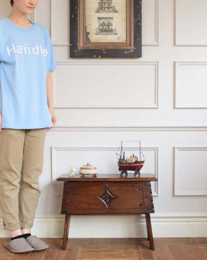 ブランケットボックス・収納ボックス　アンティーク家具　コファー　いろんな場所で便利に使えるアンティーク家具の中で一番基本となるブランケットボックス。(j-2725-f)