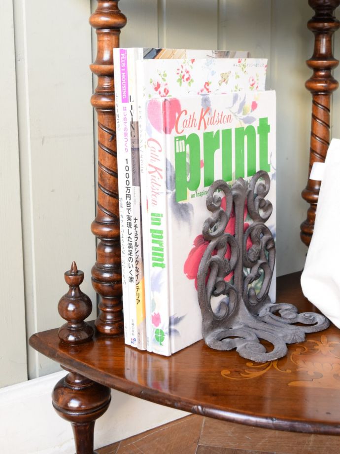 収納たっぷりのキャビネット