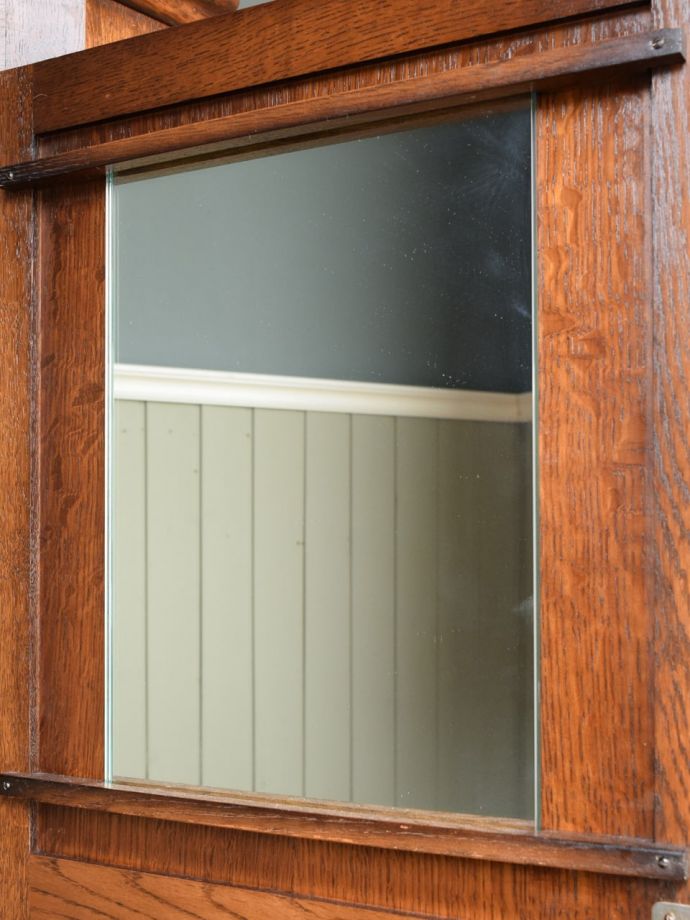 ワードローブの鏡