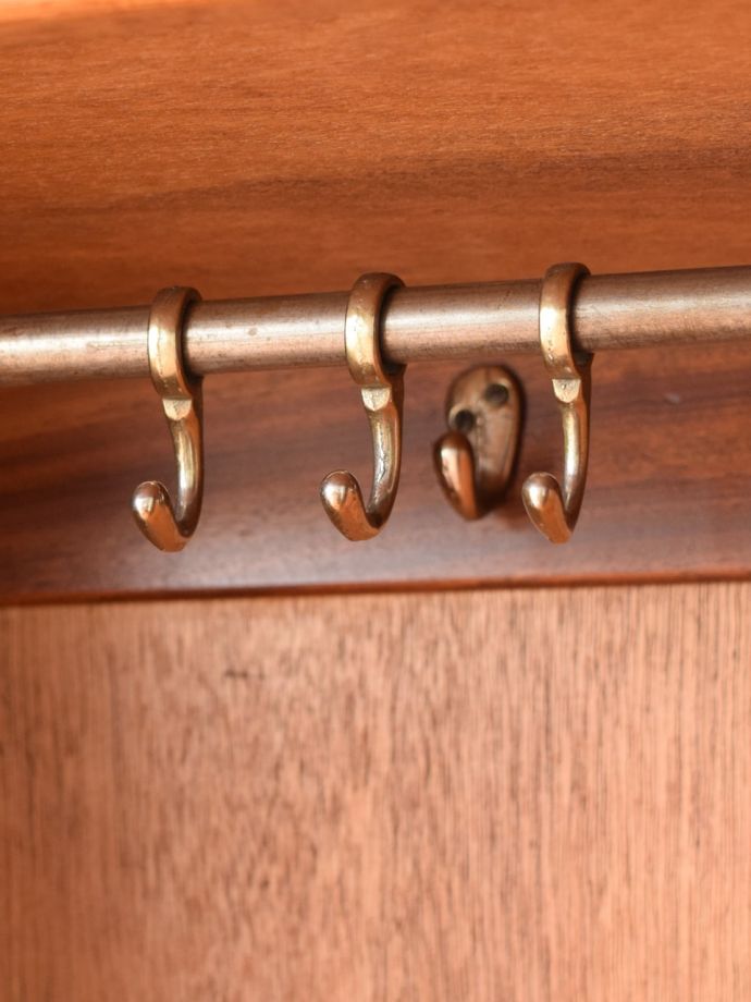 洋服タンスのポールとフック