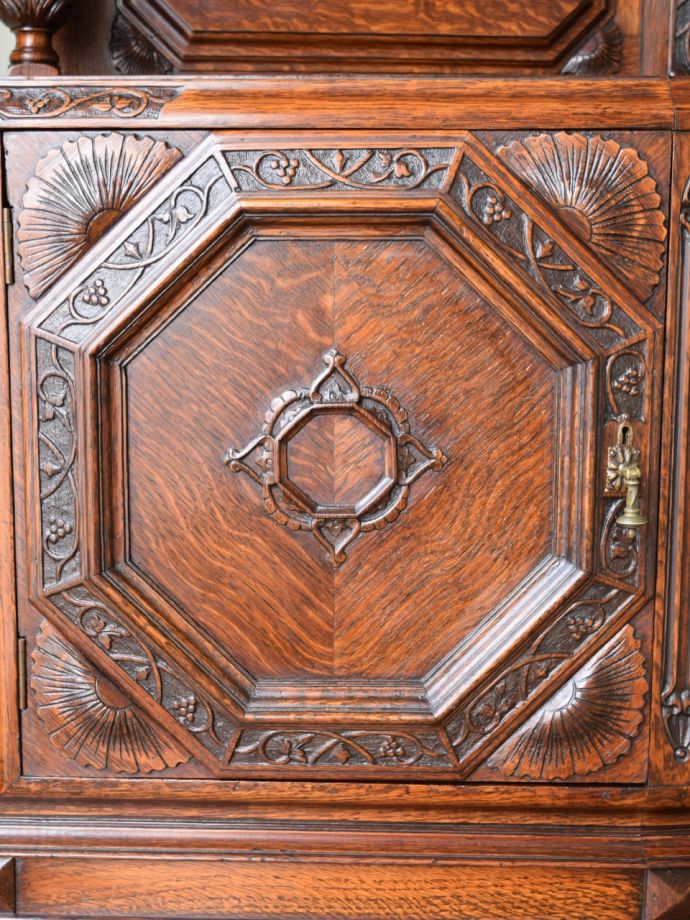 サイドボードの装飾