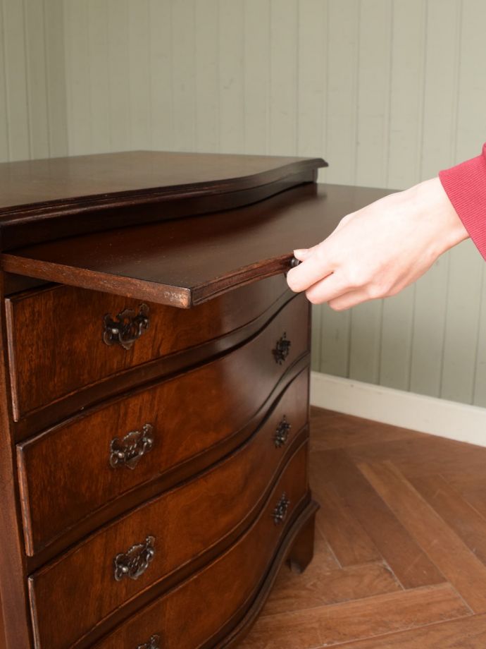 便利に使える作業台付き